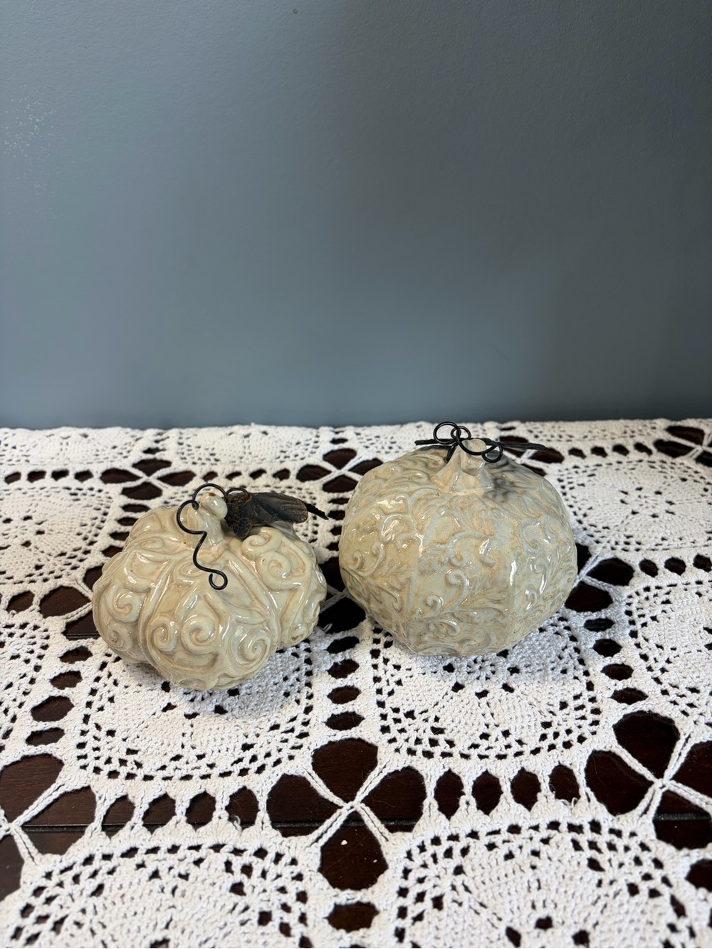 Vintage Neutral Cream Ceramic Pumpkin Décor Set with Decorative Scrolls